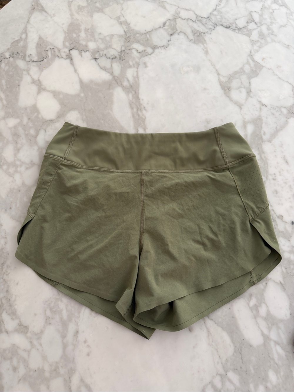 Athleta Run With It 3.5 “shorts, Sage Green, Size XS